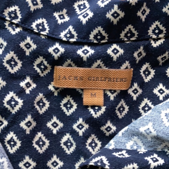 Jach’s Girlfriend short sleeve button down, medium - Picture 3 of 4